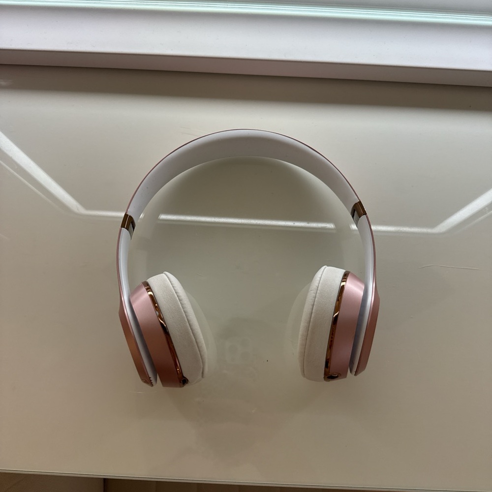 Beats by Dre Over-Ear Headphones - rose gold